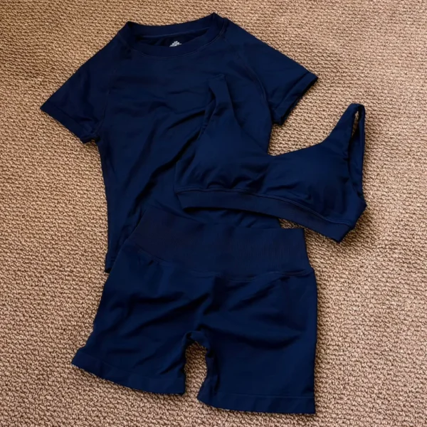 Seamless 3-piece women's sportswear set